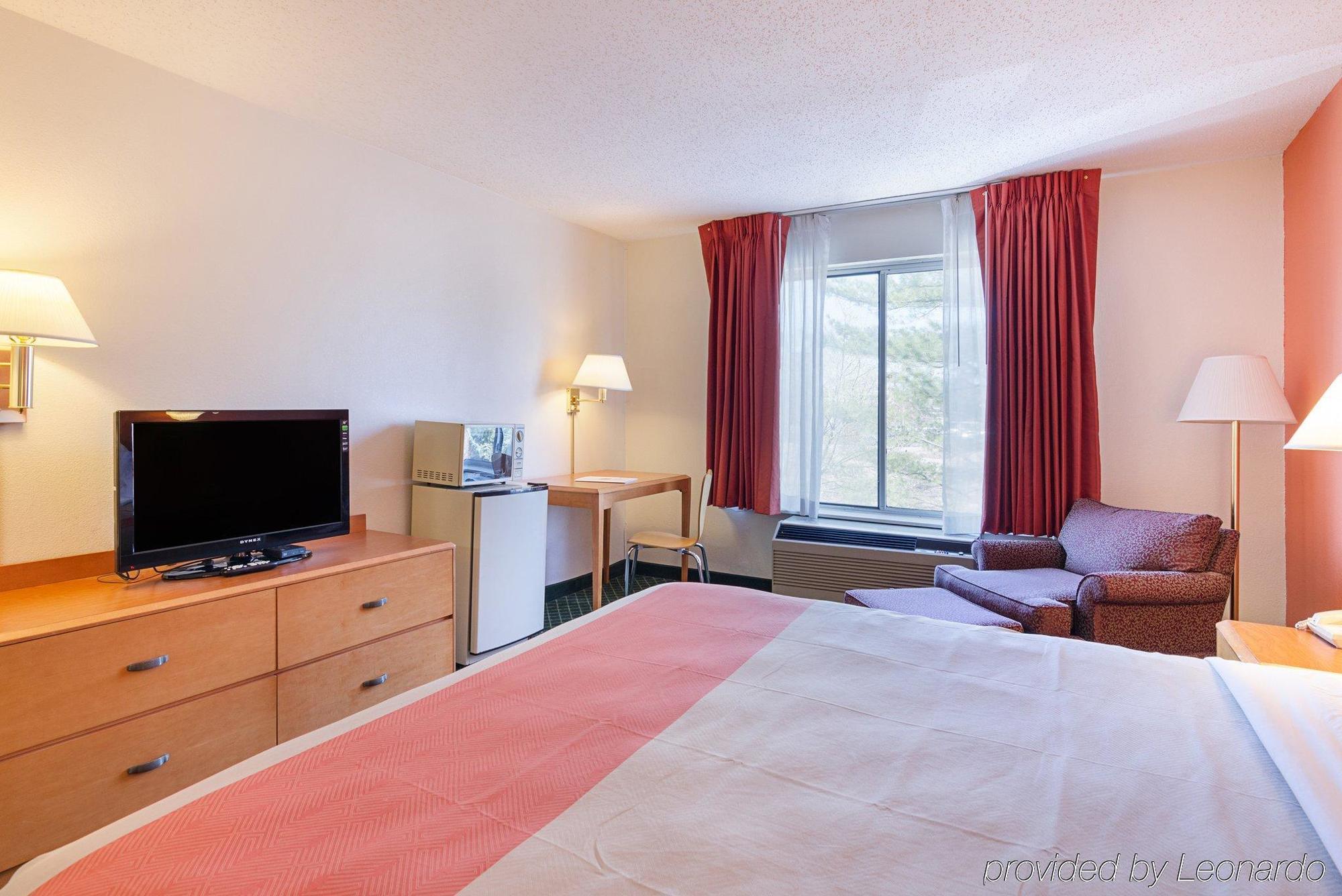 Econo Lodge Inn & Suites 约翰逊城 外观 照片
