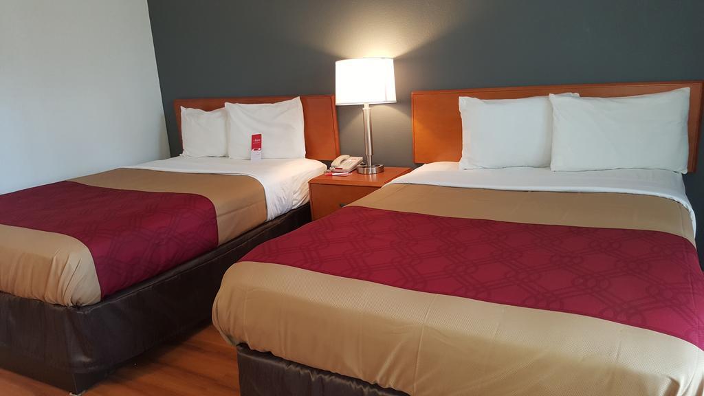 Econo Lodge Inn & Suites 约翰逊城 外观 照片