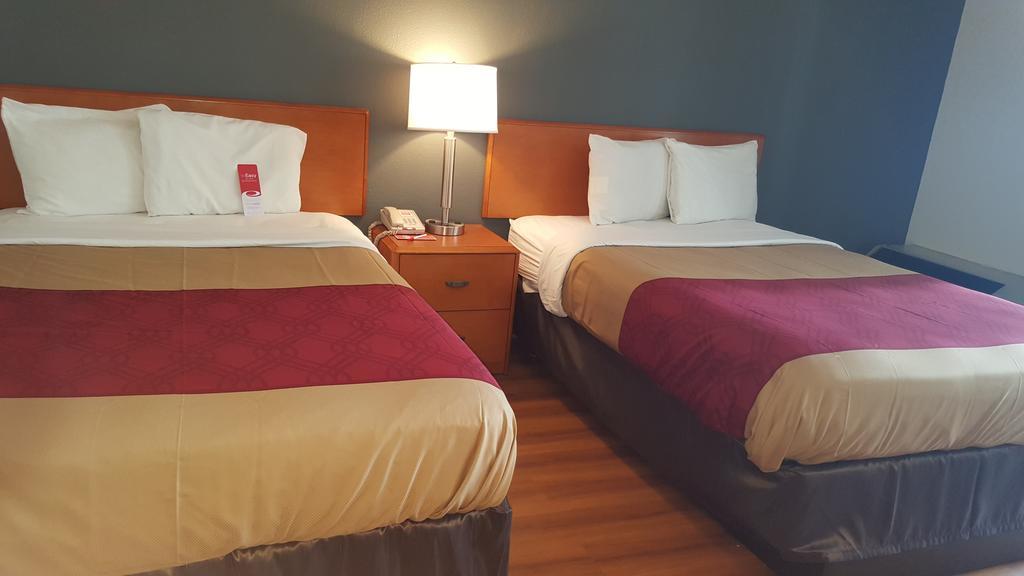 Econo Lodge Inn & Suites 约翰逊城 外观 照片