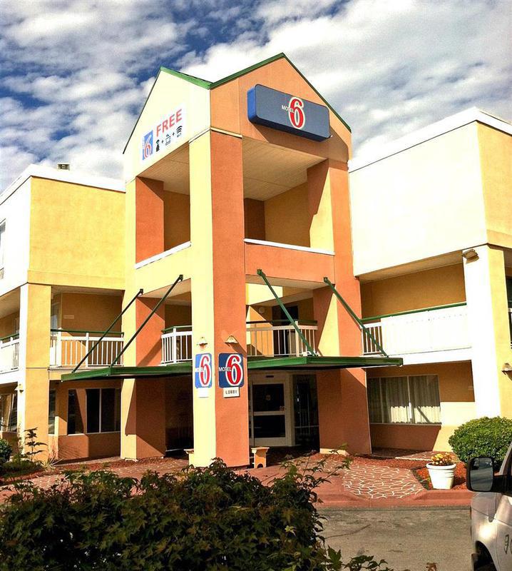 Econo Lodge Inn & Suites 约翰逊城 外观 照片