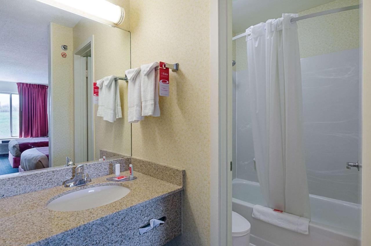 Econo Lodge Inn & Suites 约翰逊城 外观 照片