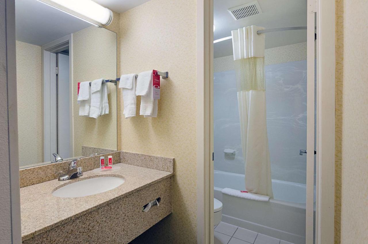 Econo Lodge Inn & Suites 约翰逊城 外观 照片