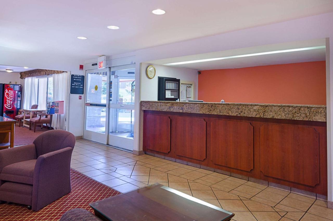 Econo Lodge Inn & Suites 约翰逊城 外观 照片